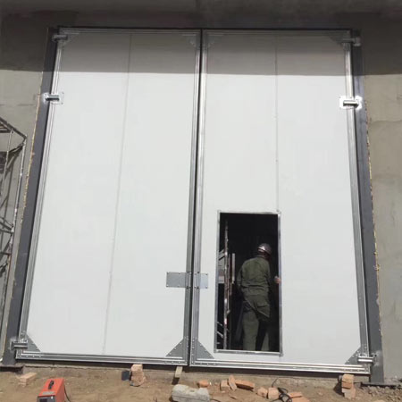 大型工業(yè)平開門